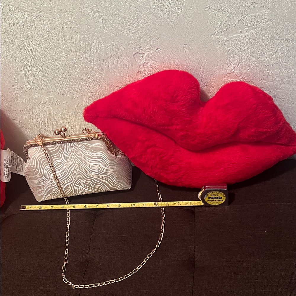 #1469**The Lux Bag: Vintage Elegant Cream and Gold Women's Handbag - Picture 6 of 17